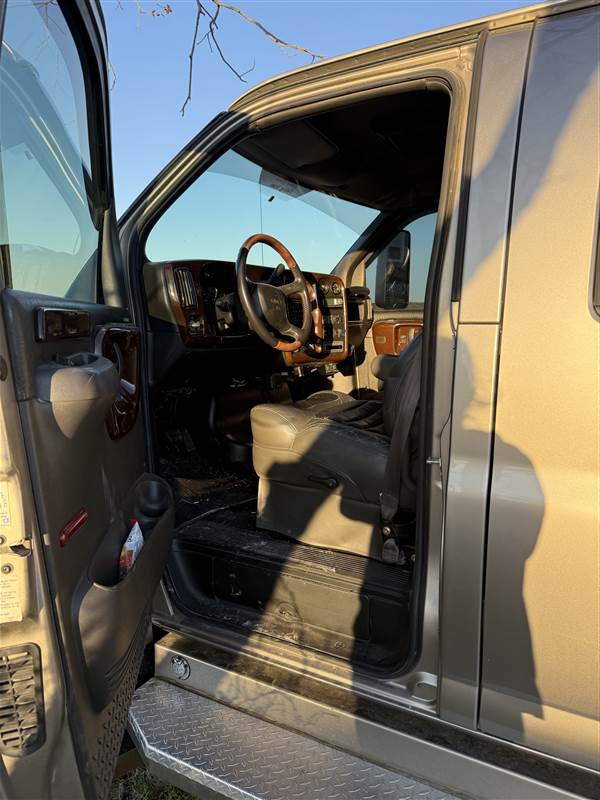 Truck Photo 5