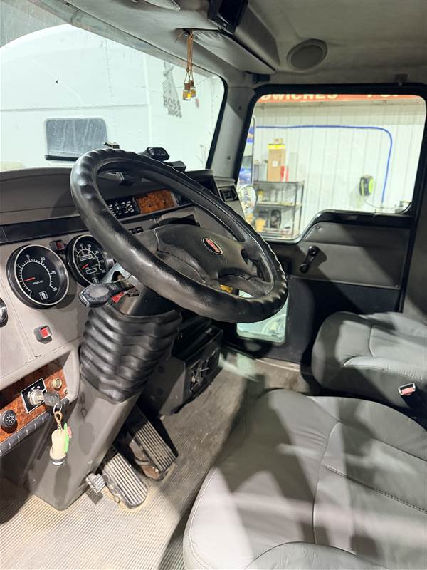 Truck Photo 4