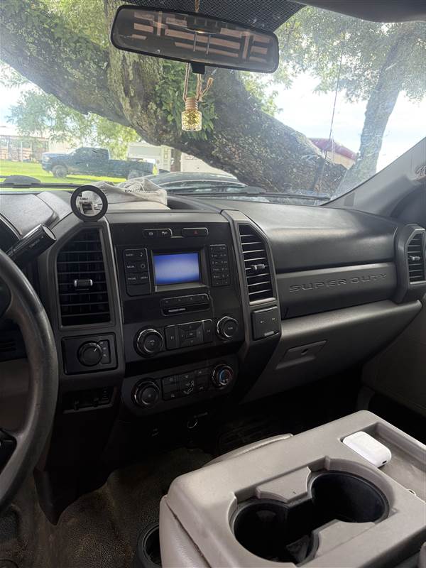 Truck Photo 9