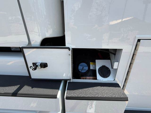 Truck Photo 14