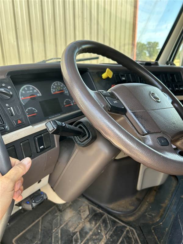 Truck Photo 8
