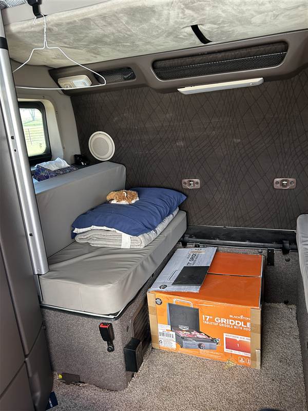 Truck Photo 9