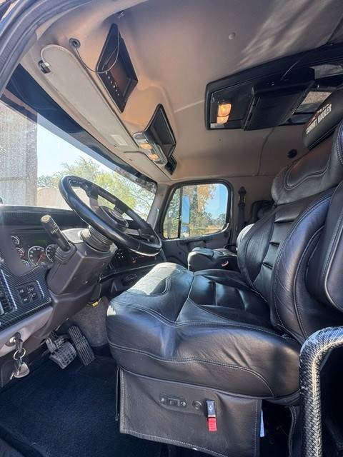 Truck Photo 6