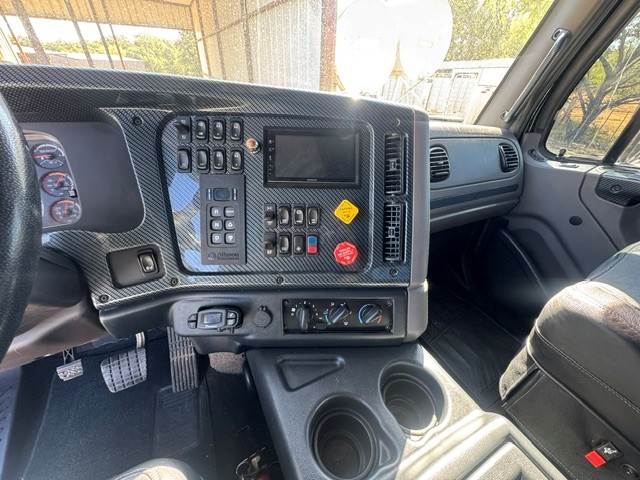 Truck Photo 14