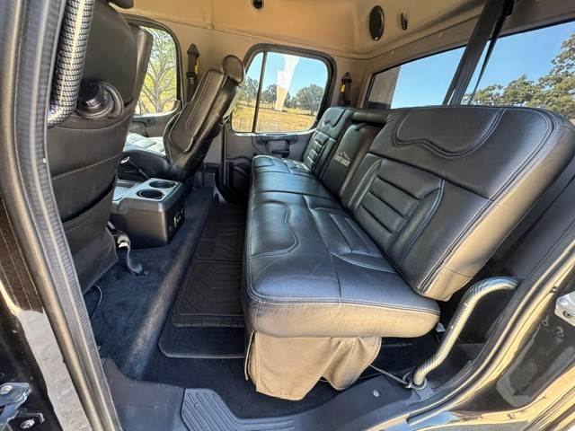Truck Photo 9