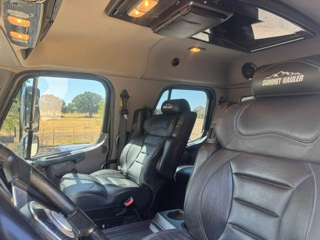 Truck Photo 7