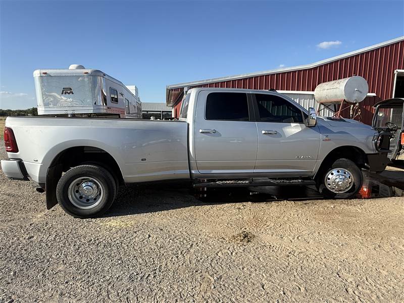 2026 Ram Laramie 3500 Dually 